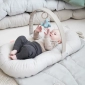 Затишний лежак з дугою для активностей Raffi Пісочний - lebebe-boutique - 3