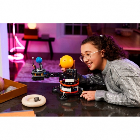 Конструктор LEGO Technic Земля та Місяць на орбіті - lebebe-boutique - 3