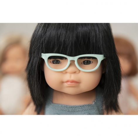Лялька Miniland дівчинка азіатка в окулярах (подарунк. коробка) 38 см - lebebe-boutique - 5