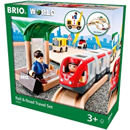 Детская железная дорога BRIO c переездом и станцией